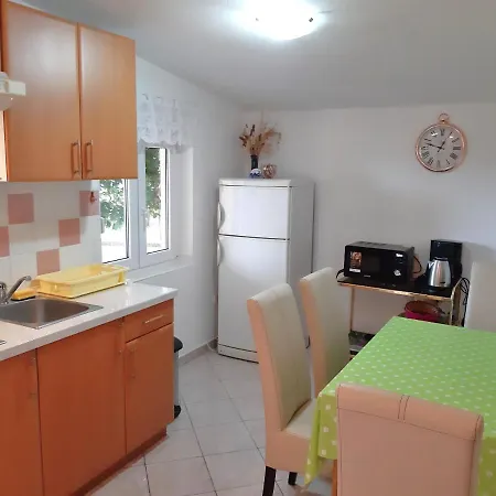 Ema Krk Apartamento Krk Town