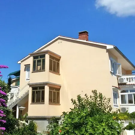 Ema Krk Apartamento *