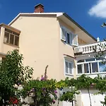 Apartment Ema Krk